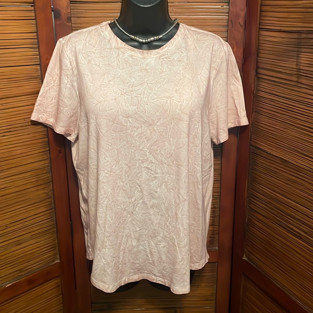 Lululemon Women’s size 8 Short Sleeve Shirt - stretchy